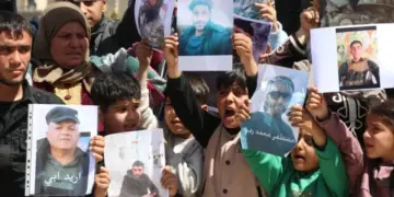 Malbatên dîlgirtiyan li Kobanê daxwaza berdana zarokên xwe kirin