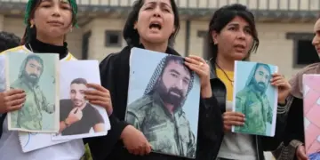 Li Kobaniyê ji bo serbestberdana girtiyan meşa girseyî