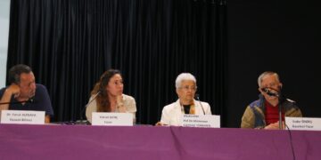 Li Îzmîrê panela ‘Em ber bi ku ve diçin?’ hat lidarxistin