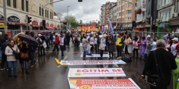 Stenbol de 1ê Gulane: Têkoşîn zî est o hêriş zî