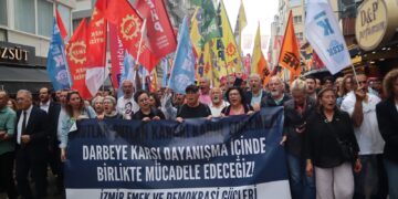 Li Îzmîrê bertek nîşanî ‘Betalkirina teqez’ dan