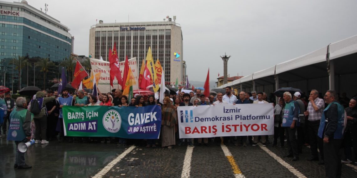 Li Stenbol, Îzmîr û Aydinê meşên aştiyê: Paradîgmaya Ocalan wê aştiyê bîne