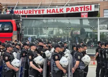 Dorpeçê Merkezê Pêroyî yê CHP’yî dewam keno