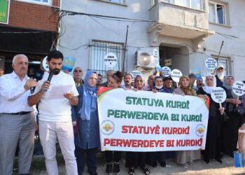 ‘Bi banga Abdullah Ocalan rihê parastina zimanê kurdî xurt bû’