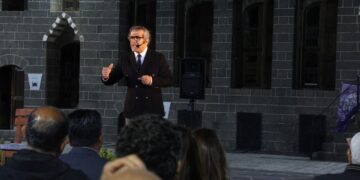 Hawar a Celadet Elî Bedîrxan li kolanên Sûrê olan da