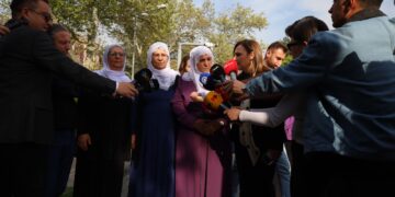 Dayikên Aştiyê ji bo hevdîtina bi Abdullah Ocalan re serî li wezaretê dan