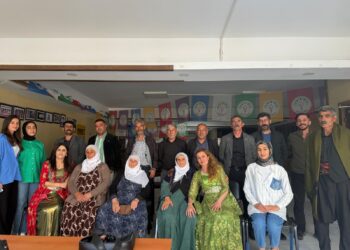 Li Hezroyê bernameya dengbêjî û helbestan hat lidarxistin