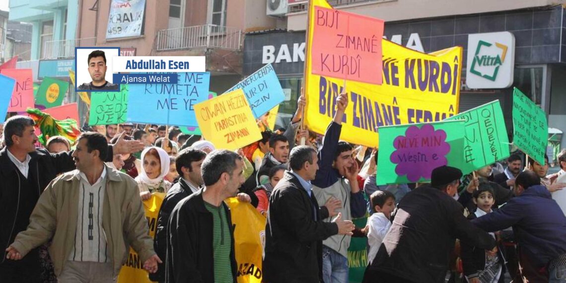 ARÎ-DERê bang kir: Em cejna zimanê xwe bi girseyî pîroz bikin