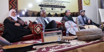Gîyadîn de şayîya dengbêjan: Ganî ziwanê ma azad bibo