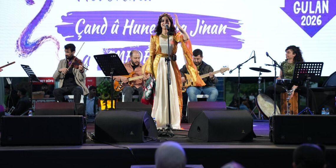 Hevdîtina jinan bi konsera Neslîhan Edîş bi dawî bû