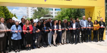 2yemîn Rojên Pirtûkan a Erxeniyê destpê kir: Heta nexwînin dê nikaribin pêşeroja xwe ava bikin