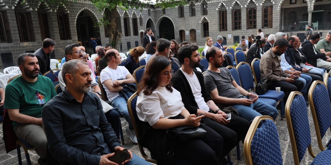 Serdar Şîrnas: Dengbêjan tu carî dev ji gotina rastiyê bernedaye
