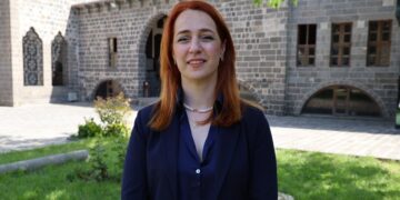 ‘Divê hişmendiya, jin li malê, mêr li derve bê şikandin’