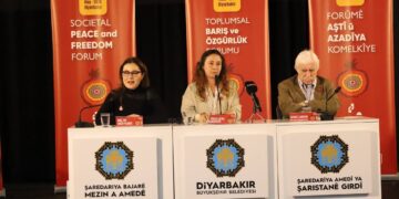 Panela ‘Rojhilata Navîn û Aştî’ hat lidarxistin