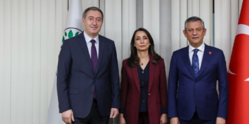 Hevserokên DEM Partiyê telefonî Ozgur Ozel kirin