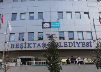 Vera Şaredarîya Beşîktaşî operasyon: 5 kesî ameyî destbendkerdene