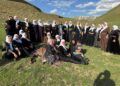 Dayikên Aştiyê bi boneya Roja Dayikan serdana ‘Baxçeyê Serokatî’ kirin