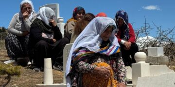 ‘Torna Sey Rizayî Zelîha Polate reste hardê kalikê xo’
