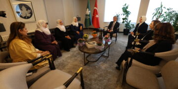 Heyeta Dayikên Aştiyê serdana Partiya Gelecekê kir
