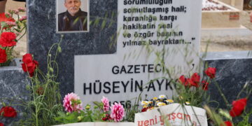 Malbat û hempîşeyên wî rojnameger Huseyîn Aykol bibîranîn