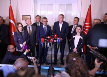 Bakirhan: CHP dikarê vê pêvajoyê bi kongreyeke demokratîk derbas bike