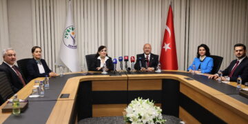 Serdana cejnê ya DEM Partiyê didome: Divê gavên şenber bên avetin HATE NÛKIRIN