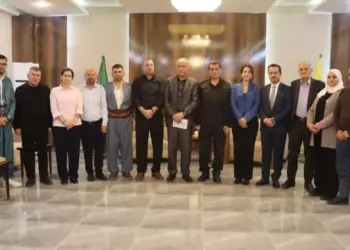 Malzûm Ebdî û Îlham Ehmed bi şandeya koçberên Serêkaniyê re civiyan
