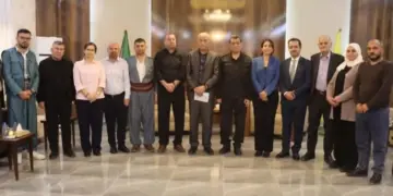 Malzûm Ebdî û Îlham Ehmed bi şandeya koçberên Serêkaniyê re civiyan
