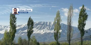 Zîyara Axbawayî vewrin a, Dûzegê Erzinganî kesk û sûr û zerd a