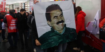 1ê Gulana Stenbolê: Aştî hêviya kedkar, jin, zarok û ciwanan e