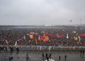 10 kesên di Newroza Stenbolê de hatibûn girtin, hatin berdan