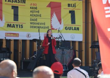 Hatîmogûllari li Wanê axivî: Tevî astengiyan jî ‘çemê aştiyê’ diherike