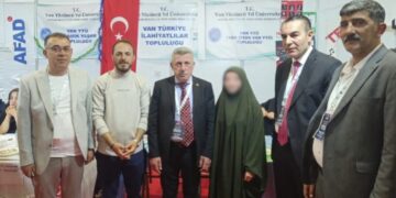Koma Îlahiyatvanan rûyê jinekê sansur kir!