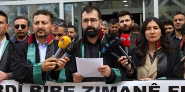Huqûqnasanê Wanî: Kilîtê azadîya kurdan ziwanê kurdkî yo