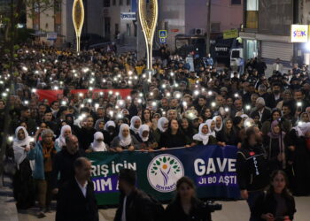Gelê Wanê ji bo aştiyê meşiya: Gel li benda gavan e