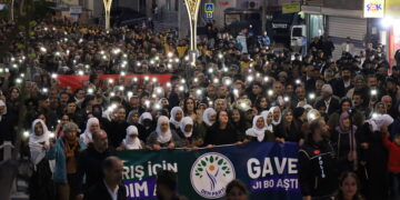 Gelê Wanê ji bo aştiyê meşiya: Gel li benda gavan e