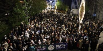 Gelê Wanê ji bo aştiyê meşiya: Gel li benda gavan e