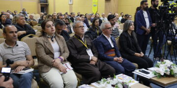Roja ewil a Sempozyûma Kurdî qediya: Mamosteyên Rojava rewşa ziman vegotin