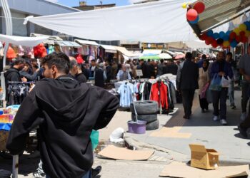 ‘Hukmatî komel perîşan kerdo, ma nêeşkenê çîyêk bigîrê’