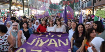 Jinan li Amedê bang kir: Em ê bersiva herî xurt bidin nijadperestan