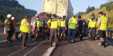 Stenbol de qezaya trafîkî: gedeyêk tede 3 kesî cuya xo ra bîyî