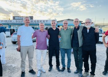 Şeş hevalên dozê piştî 30 salên zindanê li derve gihîştin hev