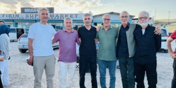 Şeş hevalên dozê piştî 30 salên zindanê li derve gihîştin hev