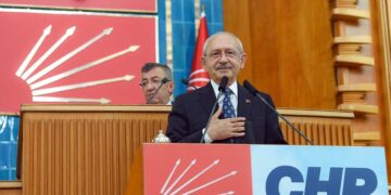 Kemal Kiliçdaroglu dev ji komcivînê berda