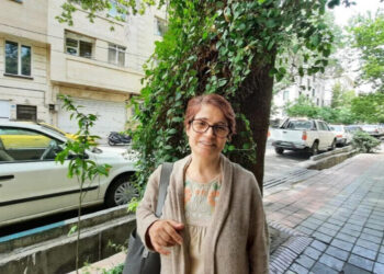 Nesrîn Sotoudeh îşkenceyên li girtîgehên Îranê vegot