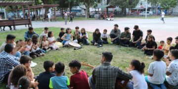 Ciwanan li dijî şerê taybet bername li dar xist