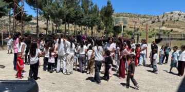 MED-DERê li gundên Amedê bi zarok û jinan re bername li dar xist