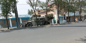 Li Afganistanê jin di bin zextan de, bajar jî di bin dorpêçê de ne