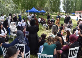 Li Bazîdê hevdîtina jinan: Tenê bi nêrîn û fikra mêran aştî nabe