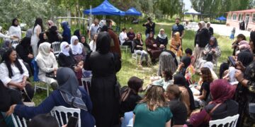 Li Bazîdê hevdîtina jinan: Tenê bi nêrîn û fikra mêran aştî nabe